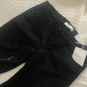 For Sale - Black skinny leg jeans | NEW with tags